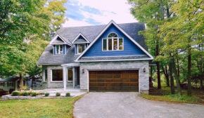 Lakeview Cottage with Private Jacuzzi